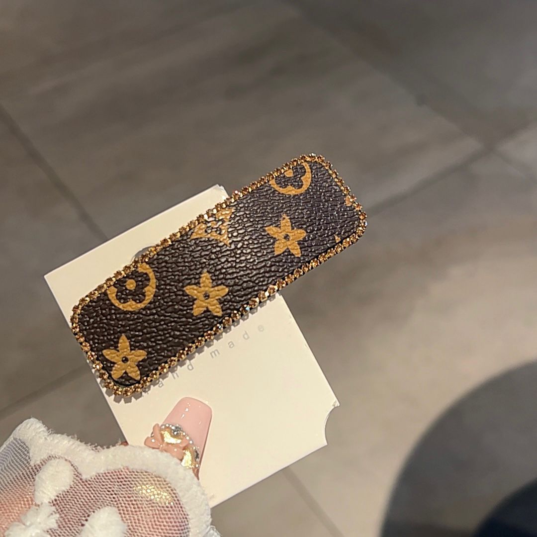 hot Free delivery designe hairpin Casual hair clip with female side clip for workplace commuting hair accessories