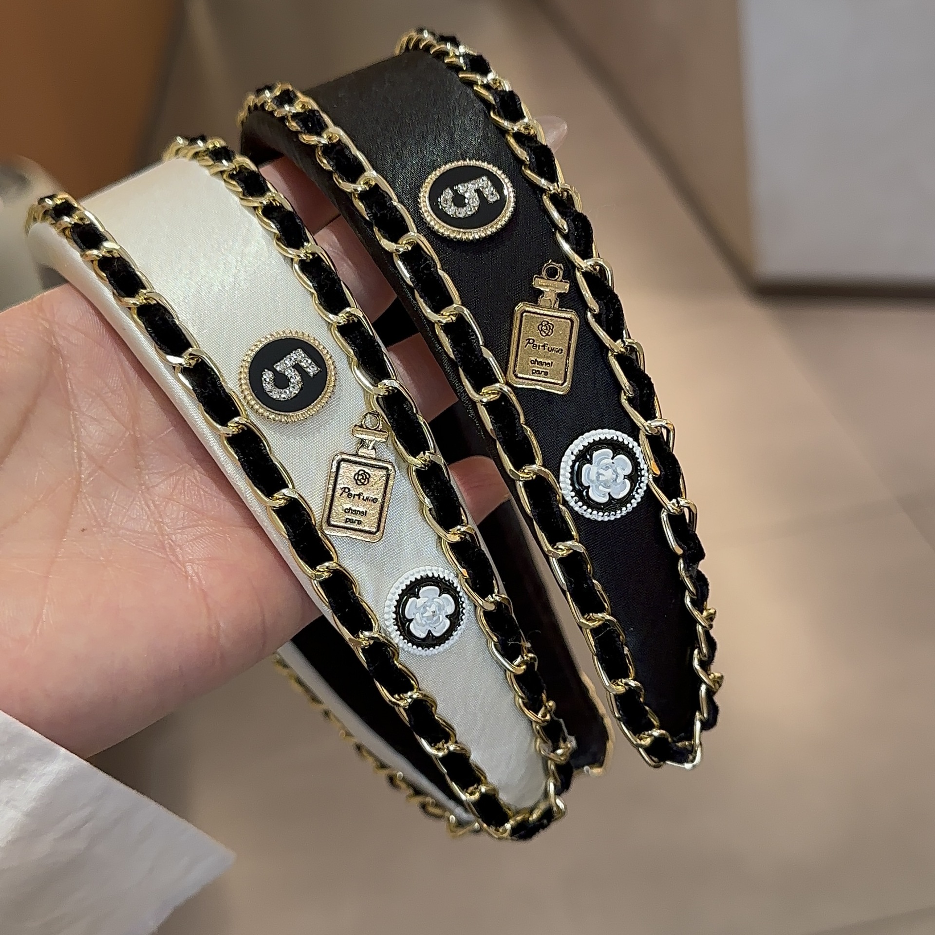 Free delivery designe hairpin Fashionable casual hair accessories paired with pressed hair headpieces