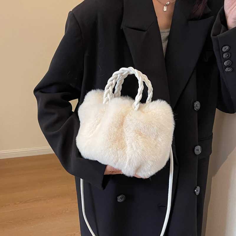 Womens Plush Soft Cloud Handheld Bag High Quality Drawstring Shoulder Bag Versatile Solid Color Temperament Crossbody BagT251206
