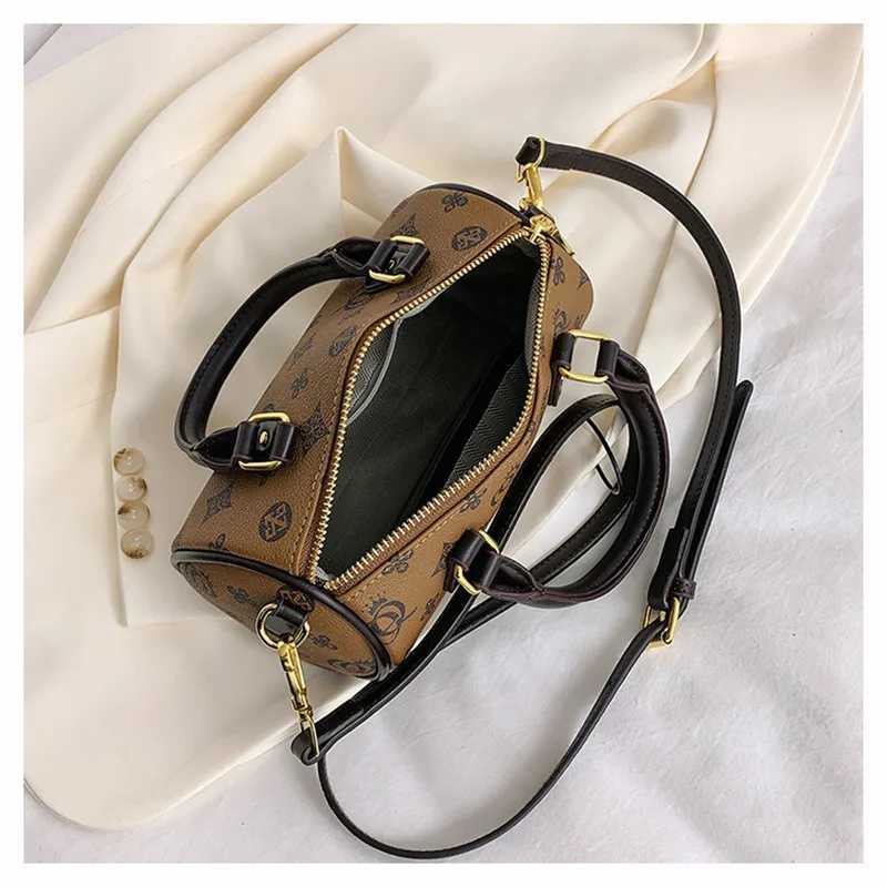 Womens Luxury Crossbody Bag 2025 Hot Selling New Fashion Retro Printed Handbag High Quality PU Leather Boston Shoulder Bag ToteT251205