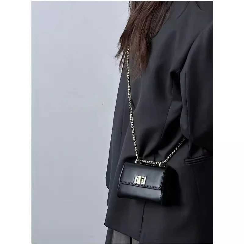 Popular Bags This Year Mini Chain Bag Luxury Designer Womens Small Crossbody Bags High-end Texture Niche Lady Flap Bag BolsasT251206
