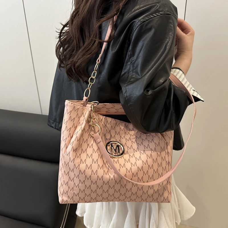 Brand Large Capacity Tote Bag Vintage Quality Leather Shoulder Bag Premium Versatile Casual Letter M Design Travel Shopper BagT251205