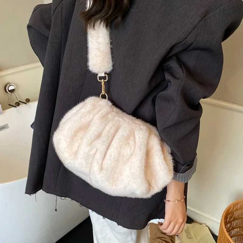 Fashionable Wrinkled Cloud Bag Soft Faux Fur Small Shoulder Bags for Women 2025 Winter Trend Korean Plush Handbags Crossbody BagT251206