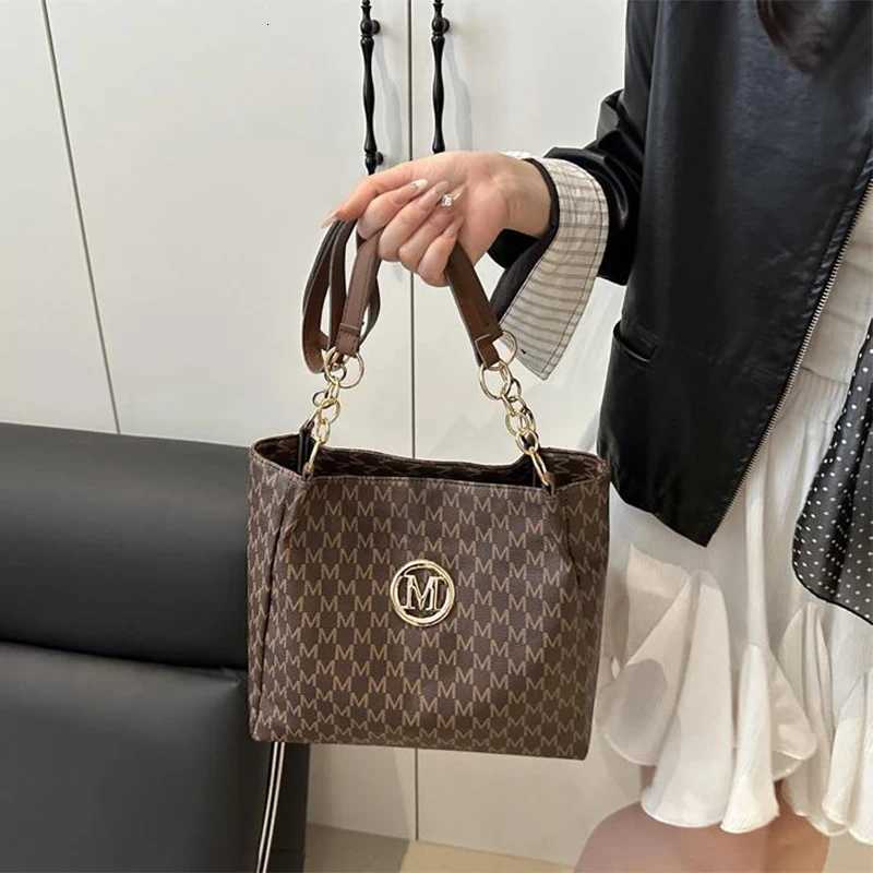 Brand Large Capacity Tote Bag Vintage Quality Leather Shoulder Bag Premium Versatile Casual Letter M Design Travel Shopper BagT251205
