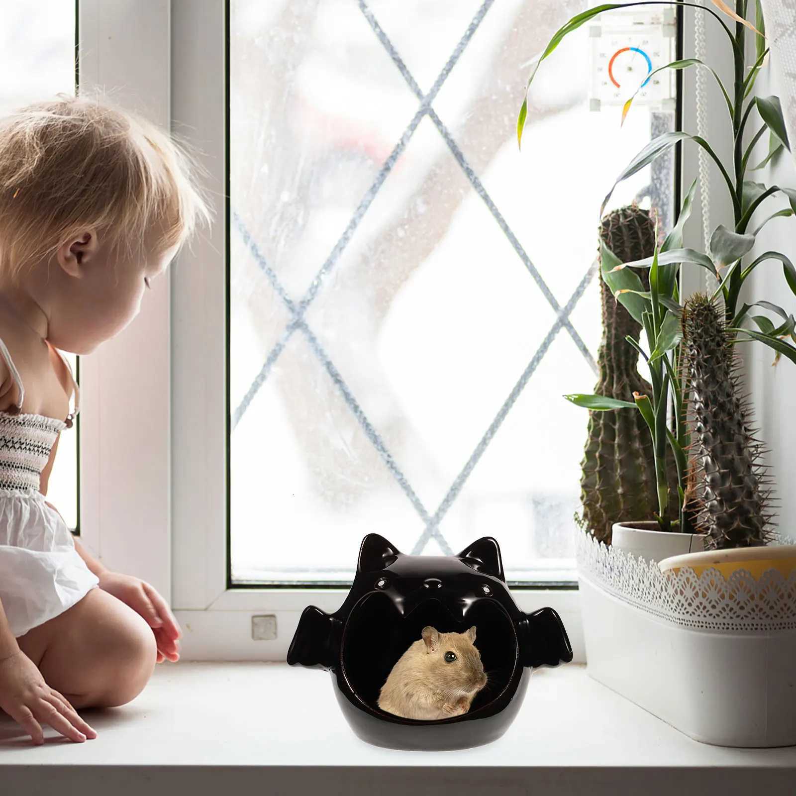 Cooling Ceramic Hamster House Bat Shape Hideout Small Animal Cage Guinea Pig Hut Wear Resistant Safe Pet Nest Year Round M251206