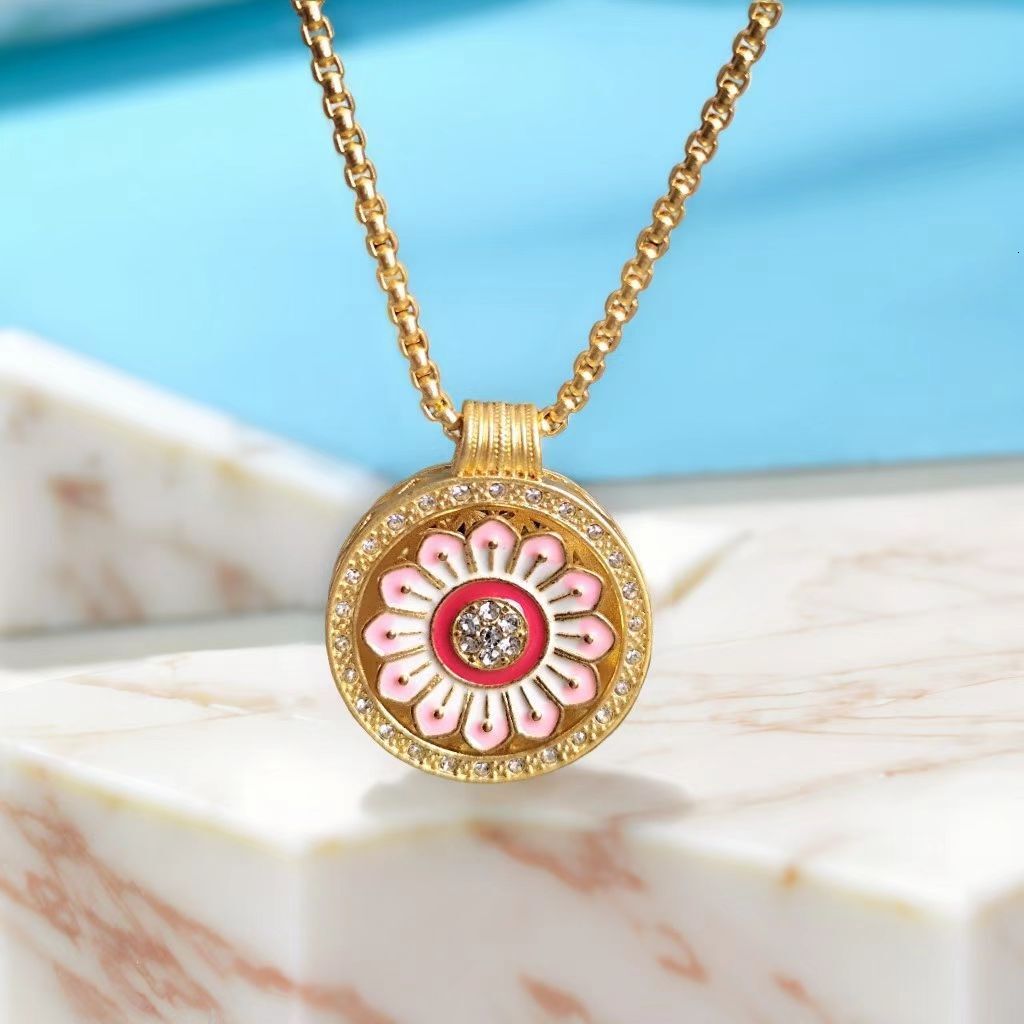 Hot-Selling Diamond-Studded Rotating Eight-Pointed Star Necklace for Women, Ethnic Style Imitation Vietnamese Gold Hollow Pendant Sweater Chain ddmyno
