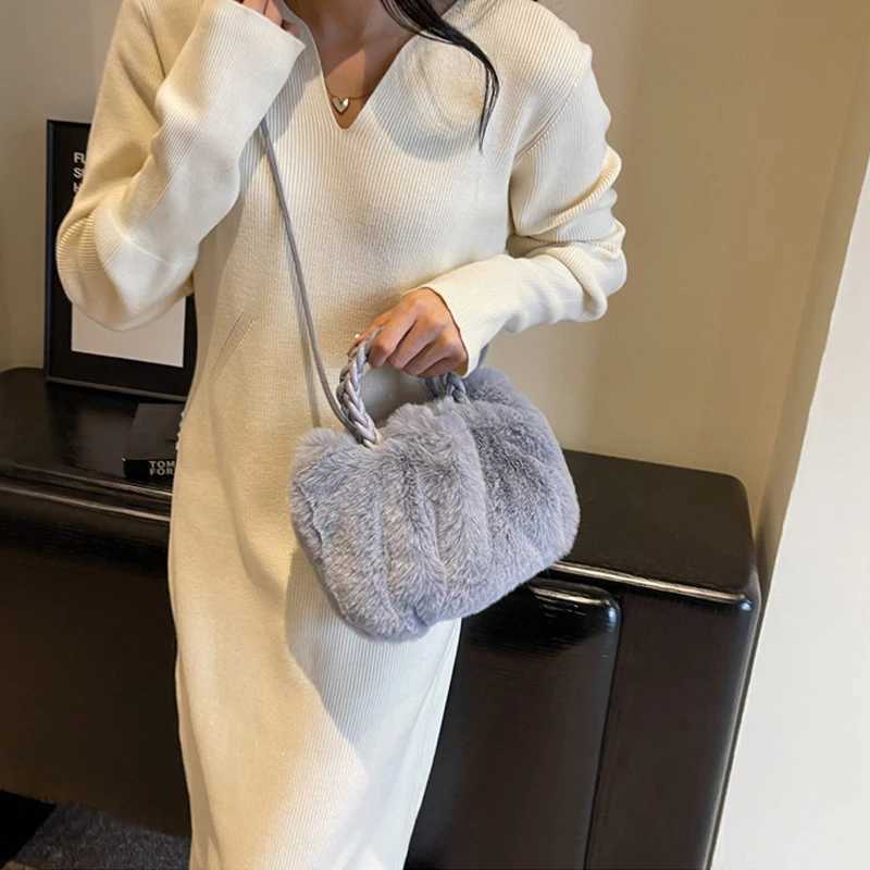 Womens Plush Soft Cloud Handheld Bag High Quality Drawstring Shoulder Bag Versatile Solid Color Temperament Crossbody BagT251206