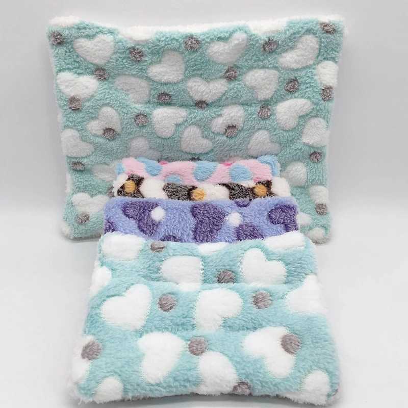 Small Animal Cage Mat Fleece Nest Hamster Bed Pad Guinea Pigs Winter Warm House Hammock Mat Sleeping Bed for Hedgehog Rat M251206