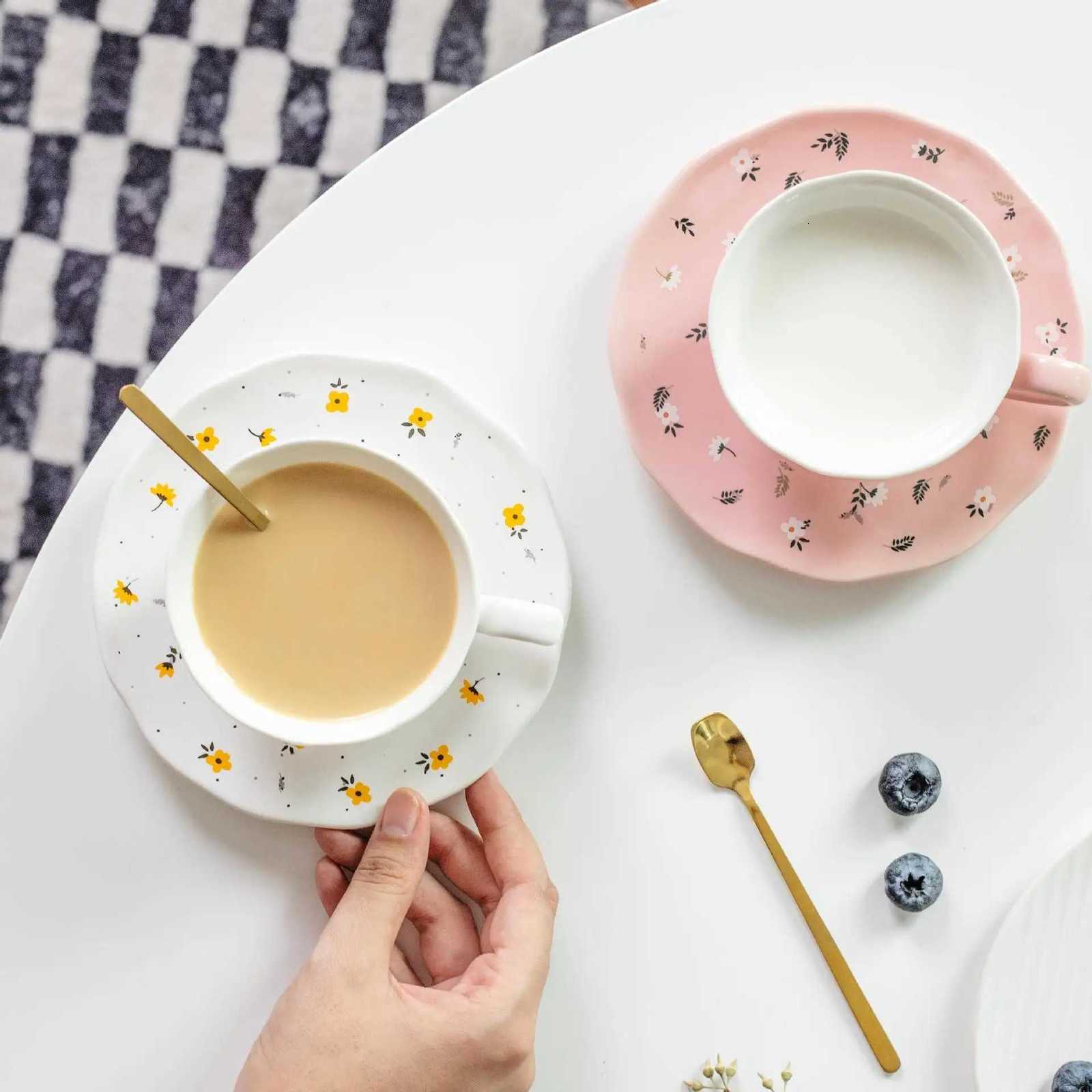 165ml European luxury coffee cups and saucers with spoons ceramic tea cups and pink cute mugsCups Saucers M251206 - view 6