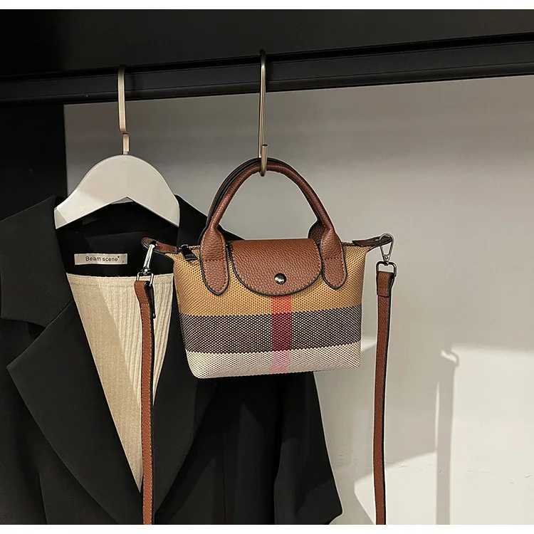 2025 Womens Super Popular Fashion Light Luxury Small Bag - Textured Plaid High-End Design Commuter Shoulder Messenger HandbagT251205