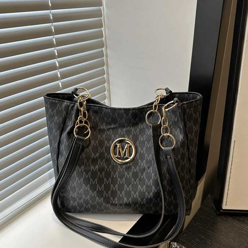 Brand Large Capacity Tote Bag Vintage Quality Leather Shoulder Bag Premium Versatile Casual Letter M Design Travel Shopper BagT251205
