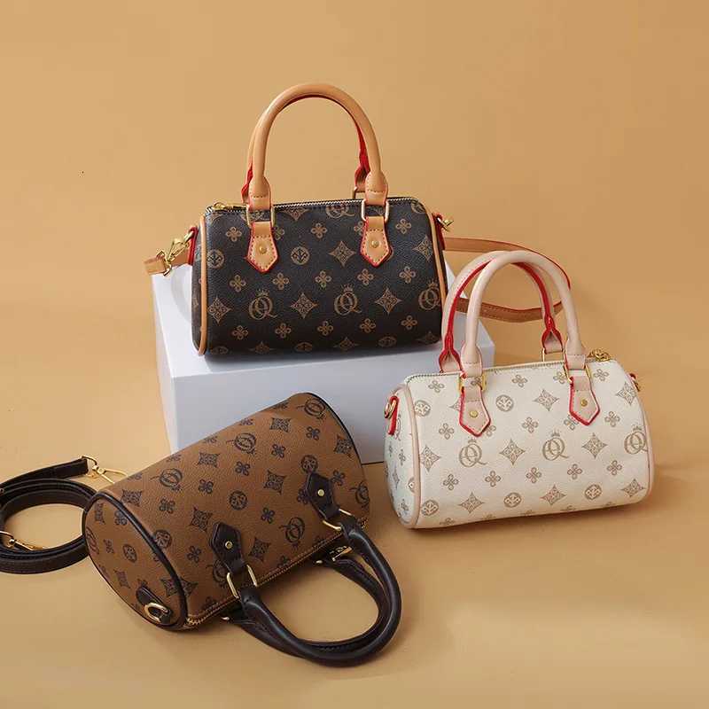 Womens Luxury Crossbody Bag 2025 Hot Selling New Fashion Retro Printed Handbag High Quality PU Leather Boston Shoulder Bag ToteT251205