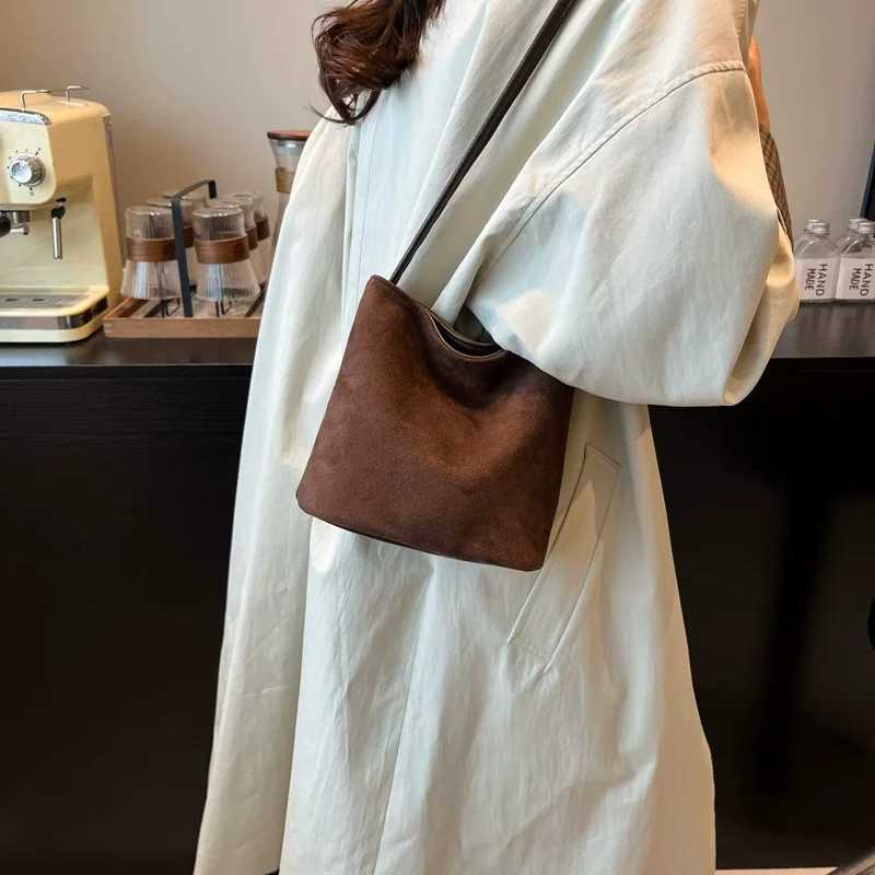 Design PU Suede Leopard Shoulder Bags for Women 2025 New Winter Crossbody Bag Females Luxury Handbags and Purses BucketT251206