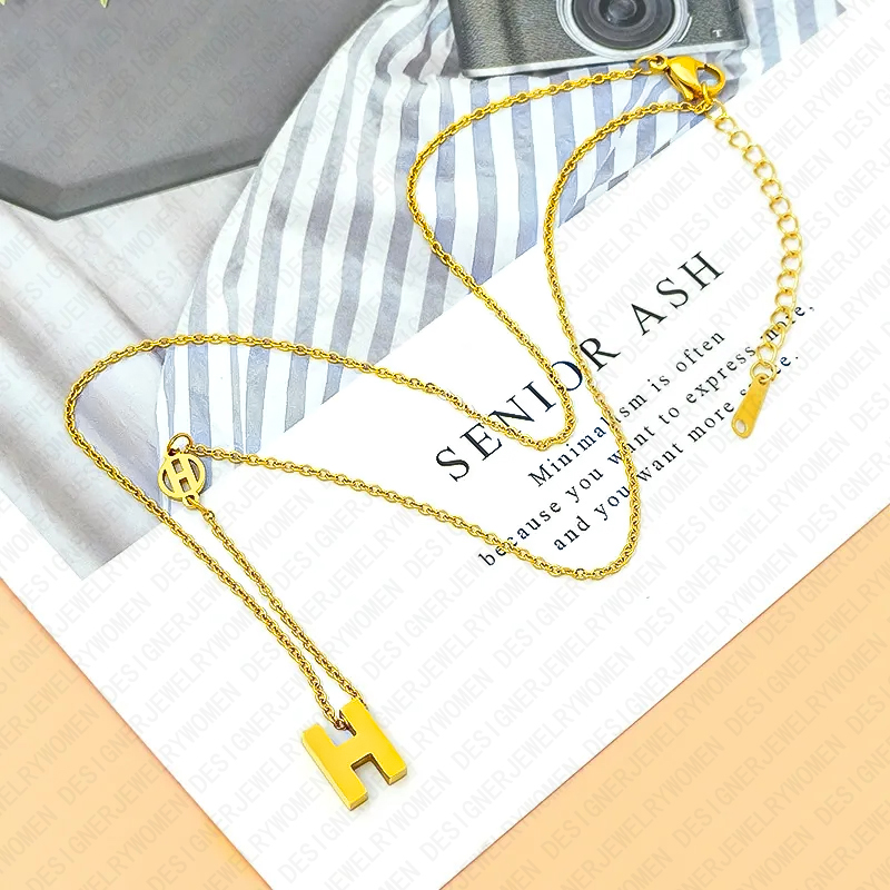 Designer Necklace Necklace for Women Letter Initial Necklaces Gold Chain Layered Luxury Jewlery Designer for Women Elegant Timeless Pendant Gift Spark