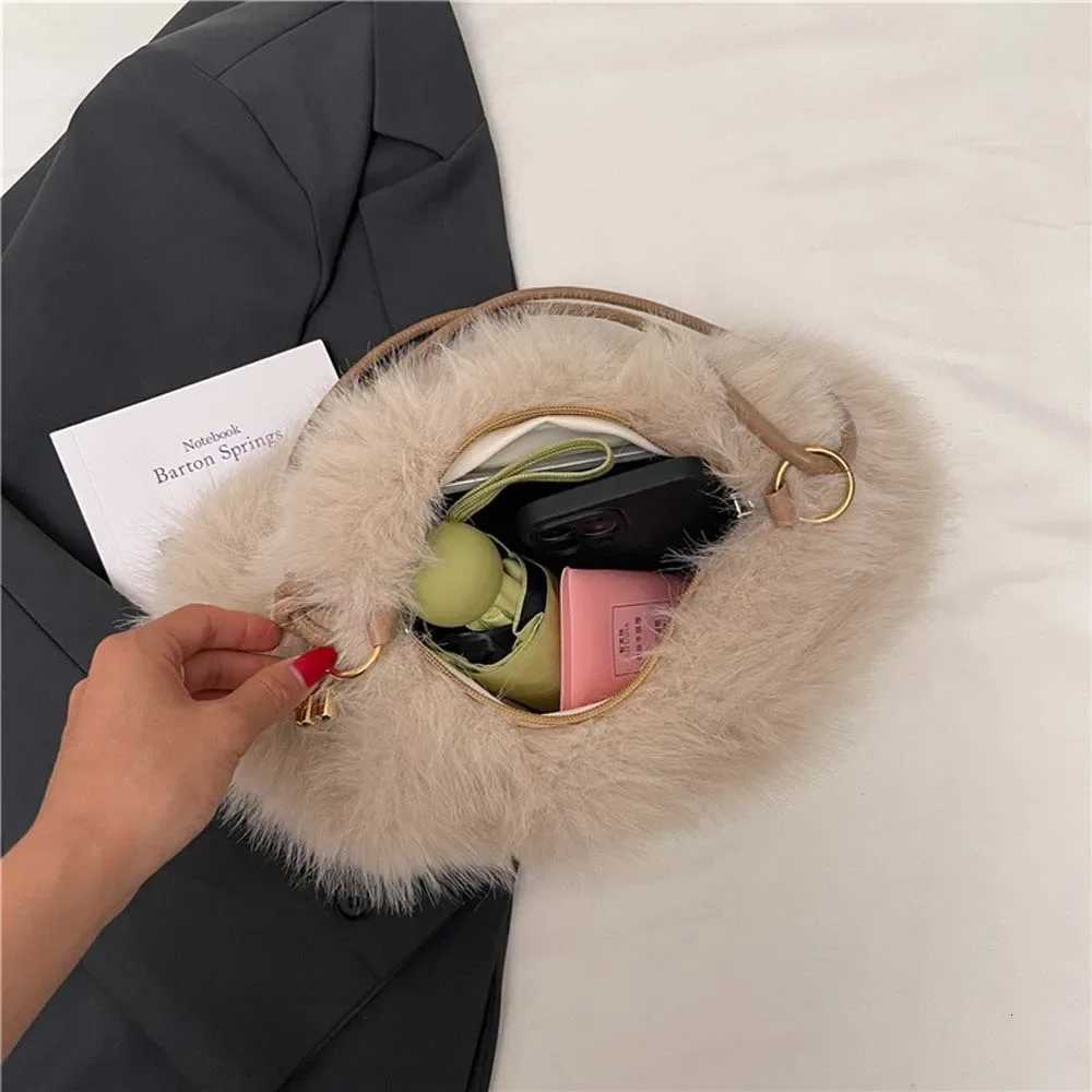 Korea Premium Elegant HandbagFashionable Autumn Winter Plush Shoulder Bag Lightweight Large Capacity Commuting Crossbody BagT251206