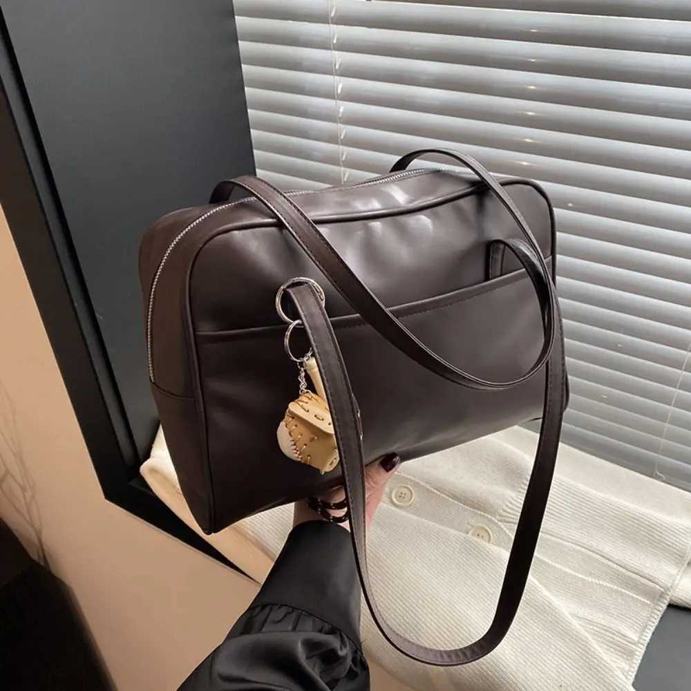 Retro PU Leather Shoulder Bag Large Capacity with Pendant Crossbody Bags Tote Bag WomenT251205