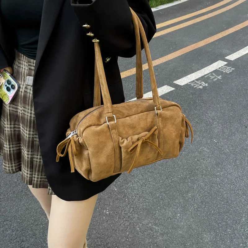 CY6125 Korean Niche Underarm Bag 2025 New Fashion Shoulder Bag Versatile Large Capacity Commuter Bowling BagXJ251206