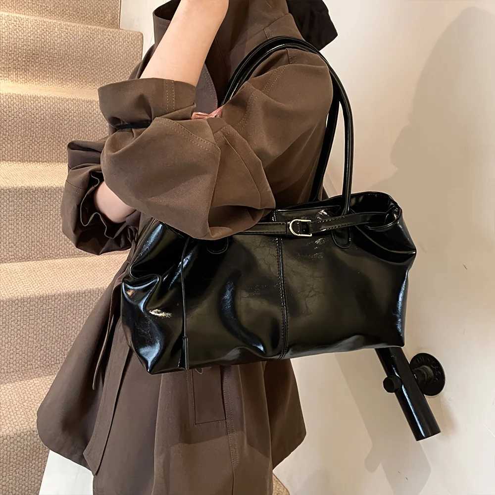 Vintage Bag for Women Large Capacity Autumn and Winter Niche Design Single Shoulder Underarm Bag Casual Work Commute BagT251205