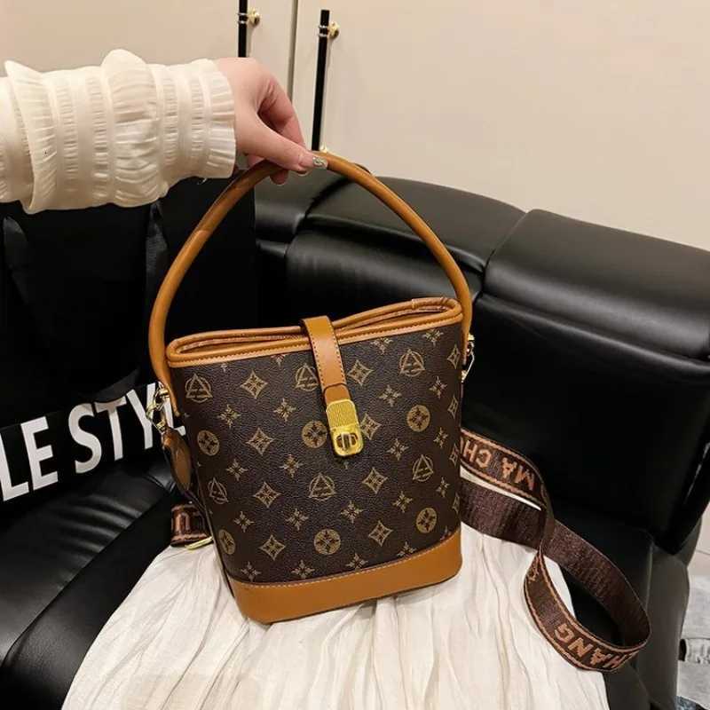 Retro Floral Bucket Bag for Women New European and American Fashionable Printed Handbag Single-shoulder Crossbody BagT251205