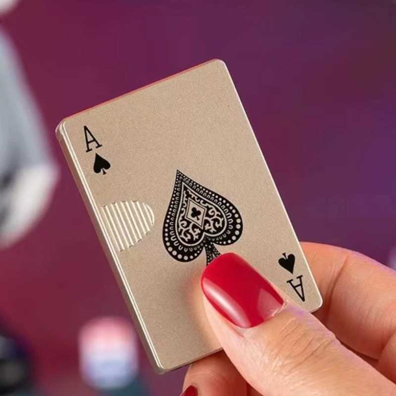Creative Personali Lightemitting Lighter Mens Playing Cards Butane Gadgets Intere Lighter Cute Gift Smoking Accessories H251206