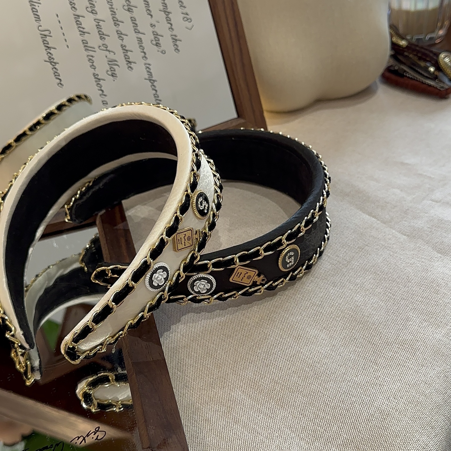 Free delivery designe hairpin Fashionable casual hair accessories paired with pressed hair headpieces