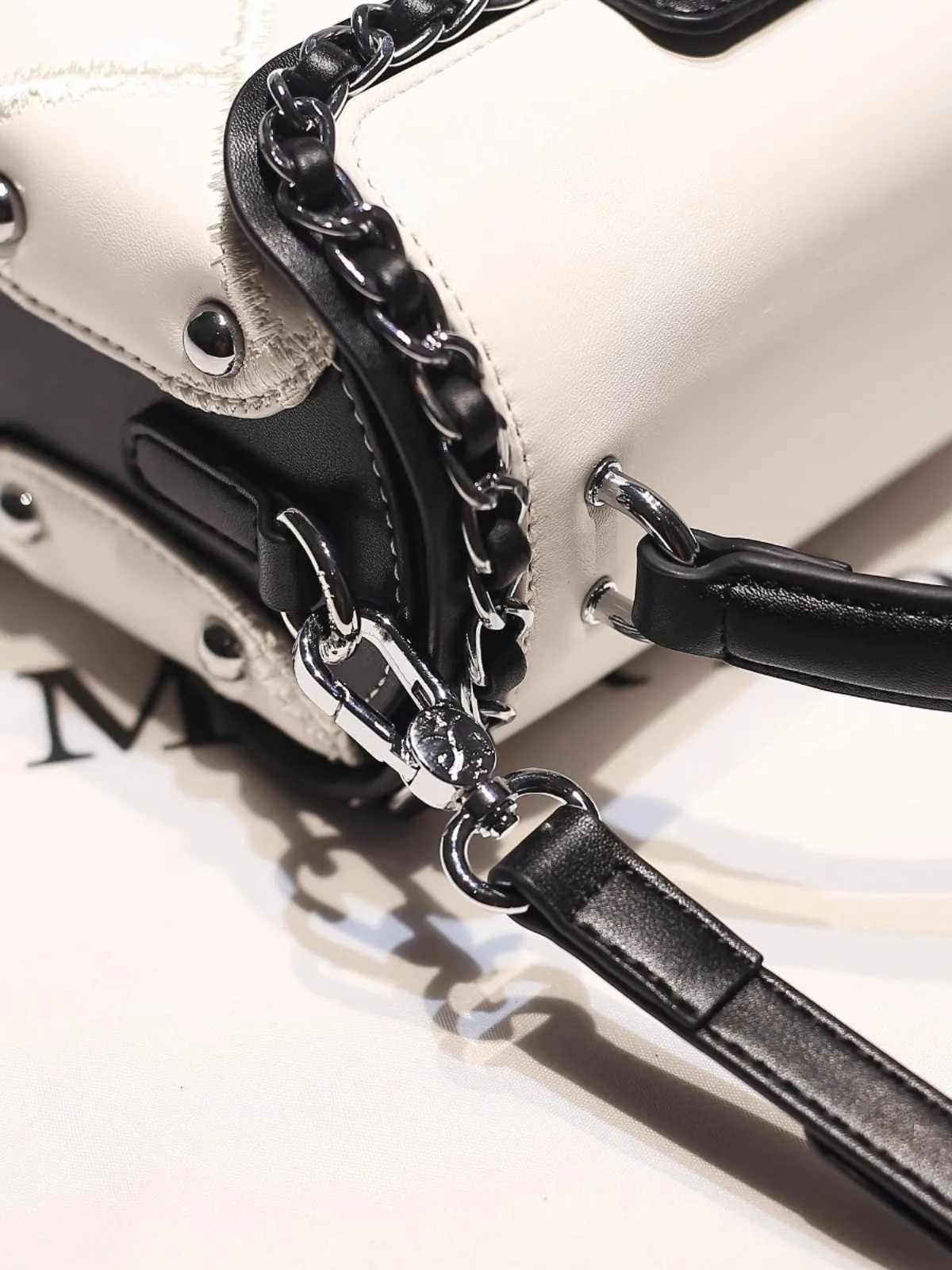 2025 New Fashion and Popular Square Handbag with Contrast Color Womens High Quality Leather Crossbody Bag for Evening PartyT251205