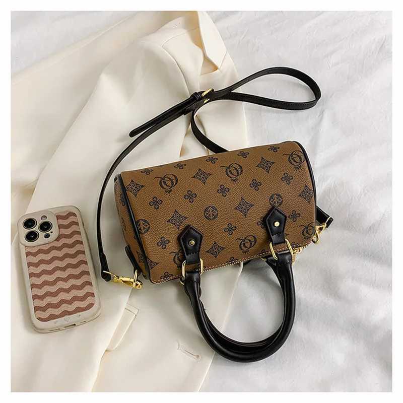 Womens Luxury Crossbody Bag 2025 Hot Selling New Fashion Retro Printed Handbag High Quality PU Leather Boston Shoulder Bag ToteT251205