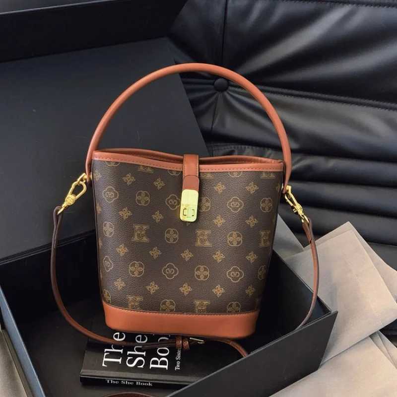 Luxury Ladies Shoulder Bag Made Of Premium Leather Boasting Paris High-End Vintage Neat Spacious Daily LookT251205