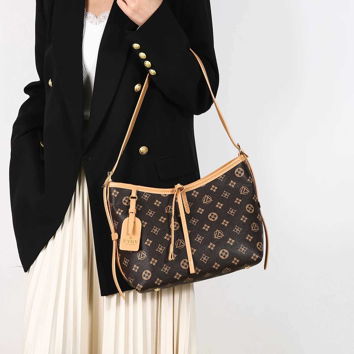 Large-Capacity Bag for Women 2025 New Trendy Autum Fashion Commuter Tote Bag Crossbody Bag Foreign Style Single Shoulder ArmpitXJ251206