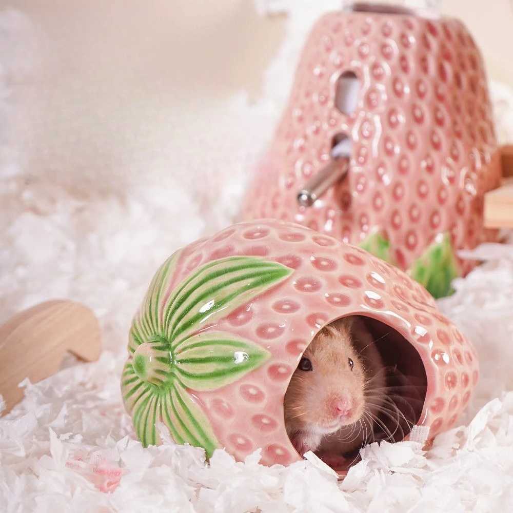 Cute Ceramic Strawberry House Pet Items Hamster Cage Small Pet Bowl for Rabbit Ferret Rat Chinchilla Hedgehog Pet Products M251206
