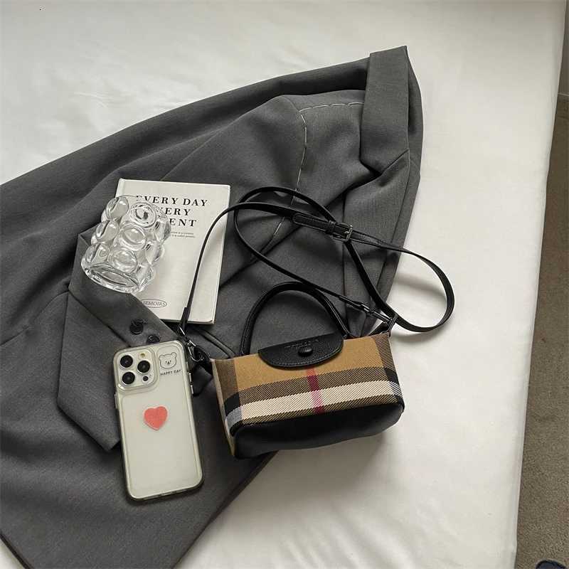 European and American Fashion Womens Bag 2024 New Check Pattern Bag Handheld Dumpling Bag Handheld Crossbody BagT251206