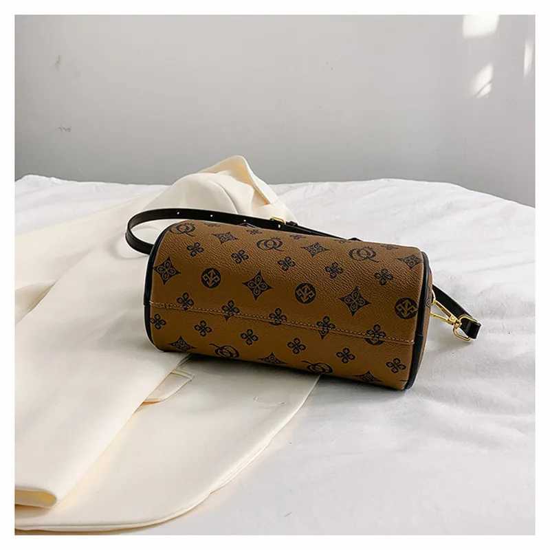 Womens Luxury Crossbody Bag 2025 Hot Selling New Fashion Retro Printed Handbag High Quality PU Leather Boston Shoulder Bag ToteT251205