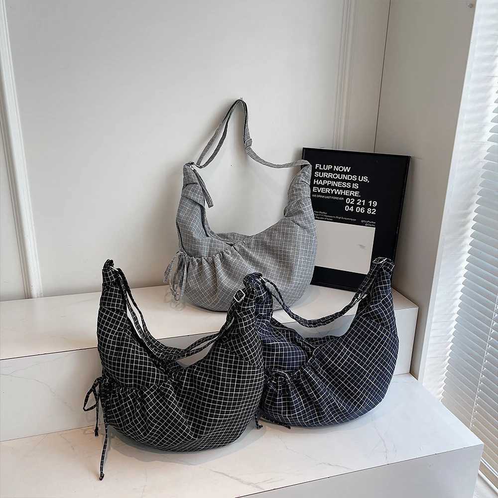 Korean Ins Lazy Style Cow Horn Bag Large Capacity Canvas Bag Pleated Plaid Commuting Shoulder Crossbody Bag for WomenT251206