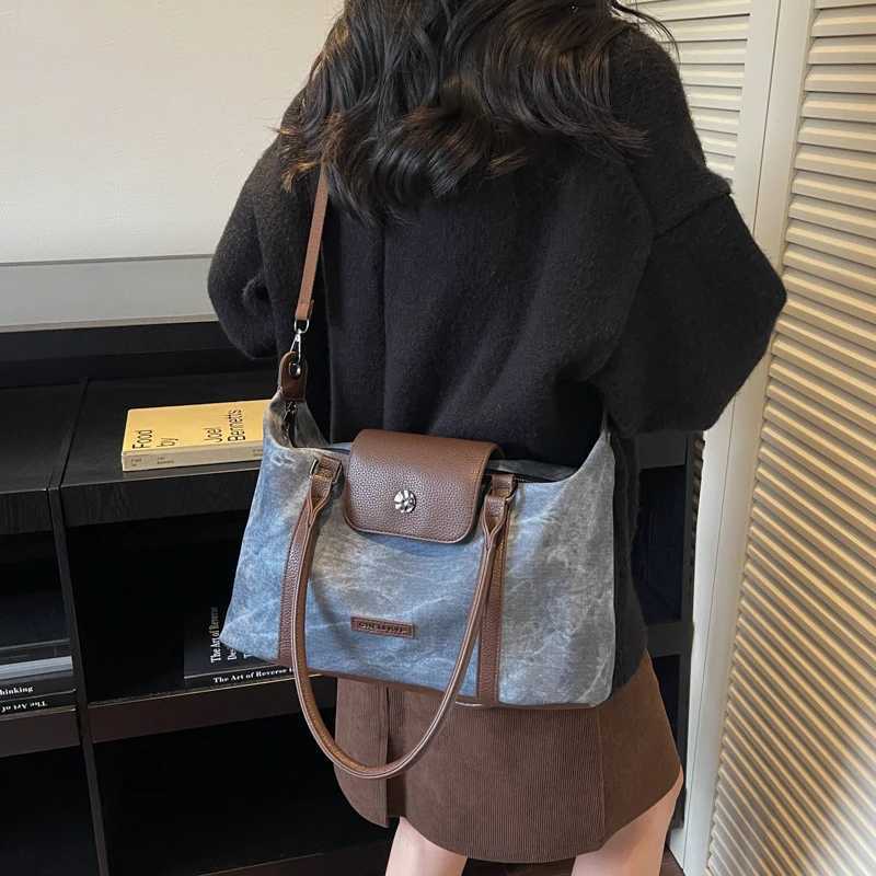 Large-Capacity Gradient Autumn and Winter Retro Tote Bag 2025 Versatile High-End Shoulder Bag Underarm Bag Crossbody Bag 1072QHXJ251206