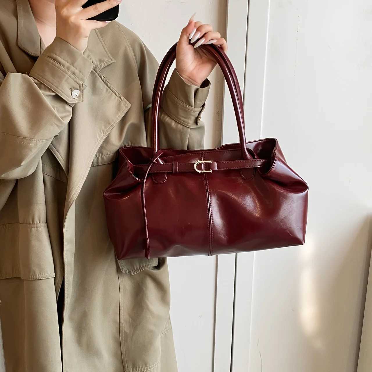 Vintage Bag for Women Large Capacity Autumn and Winter Niche Design Single Shoulder Underarm Bag Casual Work Commute BagT251205