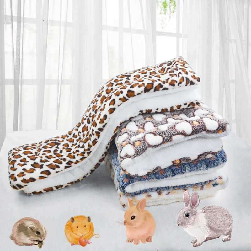 Soft Sleep Mat for Hamster Guinea Pig Cages Pad Puppy Kitten Blanket Bed Mat Guinea Pig Plush Mat Small Animal Mat for Rabbit M251206