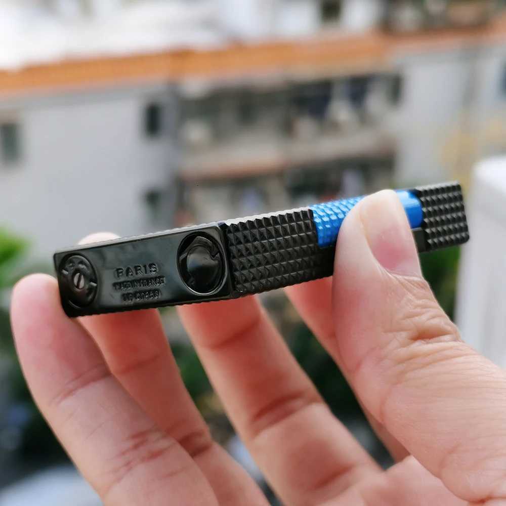 2025 Fashion Gas Lighters Heavy Brass Smoking Tobacco Cigarette Accessories Refill Butane Cling Sound Soft Flame Special Wheel H251206