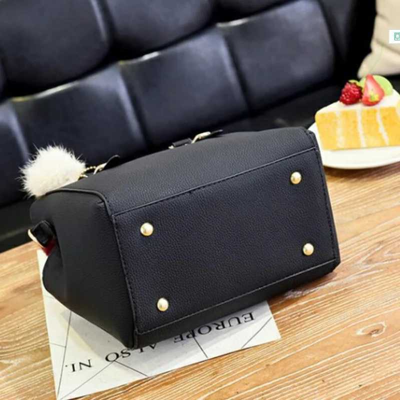 Fashion Women Hairball Shopper Totes Solid Color PU Leather Large Capacity Handbag Ladies Luxury Designer Crossbody Shoulder BagT251206
