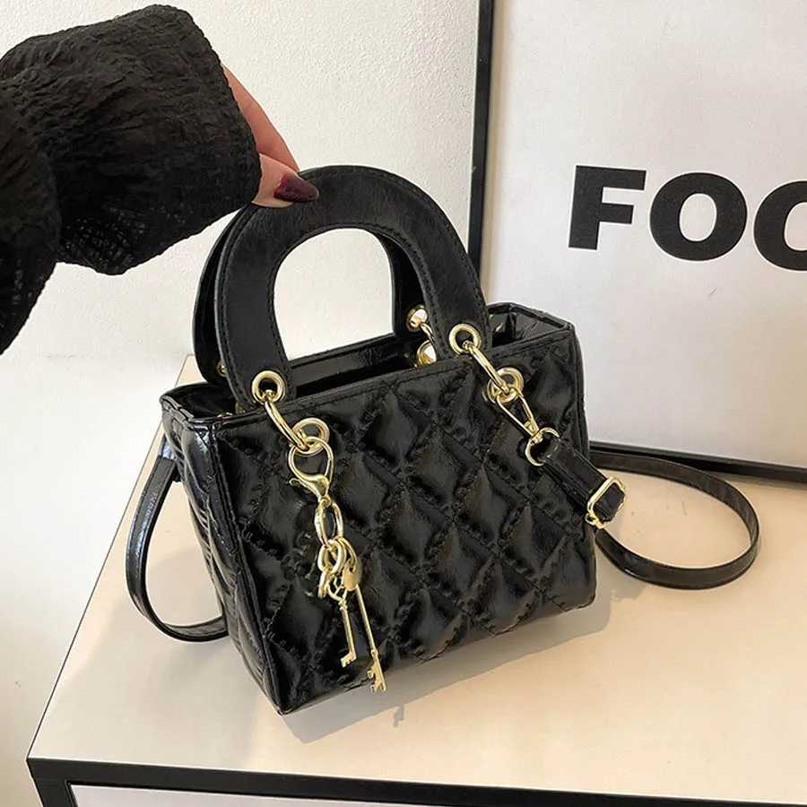 Fashionable Versatile Womens Handbag Shoulder Bag Crossbody Bag Simple Design High Quality Summer New Style PU Leather BagT251205