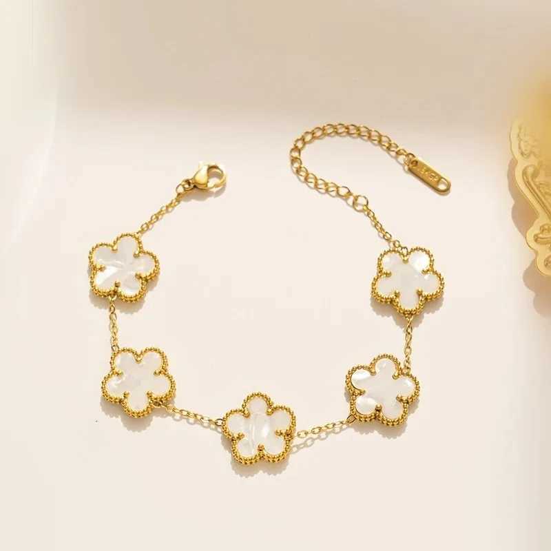 White Black Red Green Shell Five Leaf Flower Stainless Steel Ladies Bracelet Simple for Woman Party Birthday Jewelry Gift Clover W251206