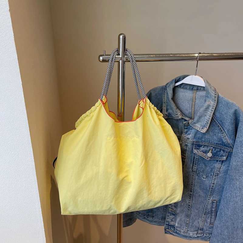 2025 New Summer Trendy Bags for Women Cute Cartoon Tote Bags Versatile Shoulder Bags Handbags Embroidered Cloth Bags for WomXJ251206