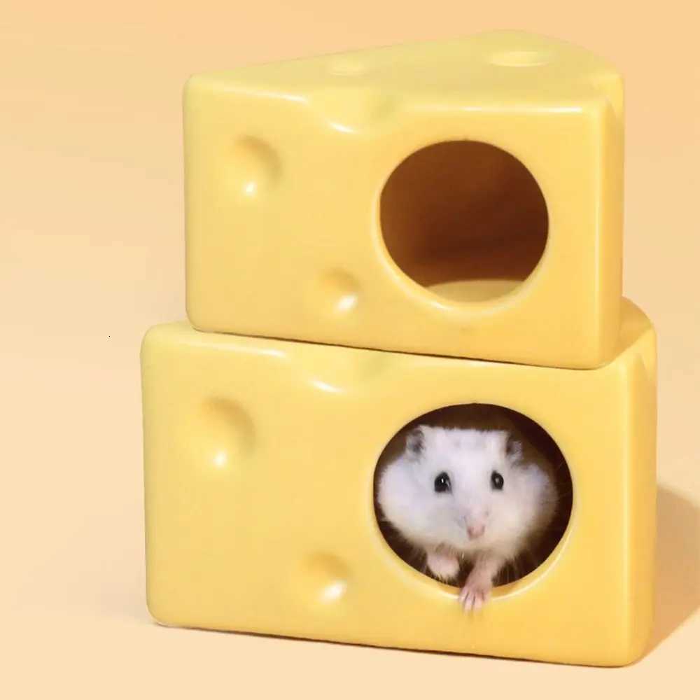 Stable Creative Hamster Hideout Ceramics Hut Decorative Ceramics Hamster House Cute Cheese Shape Hamster Bed Small Animals M251206