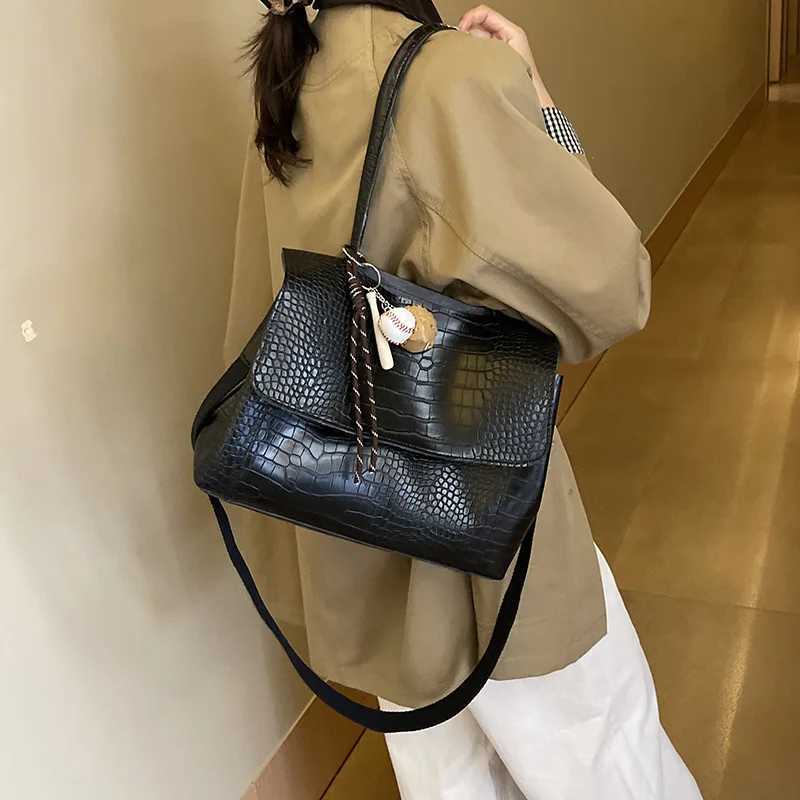 Crocodile Pattern Women Shoulder Messenger Bag Large Capacity Retro Flap Tote For Female Casual Pu Leather Solid Commute HandbagT251205
