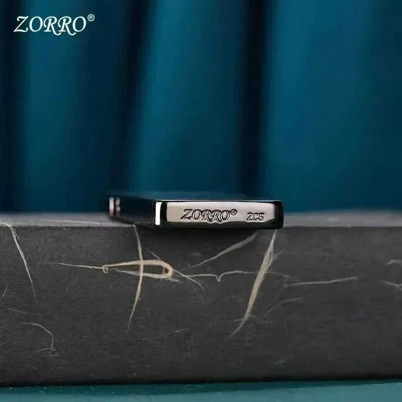 Vintage Carved Wheel Premium Lighter Metal Windproof tra Thin e Copper Oil Lighter for Men Gifts Smoking Accessories H251206