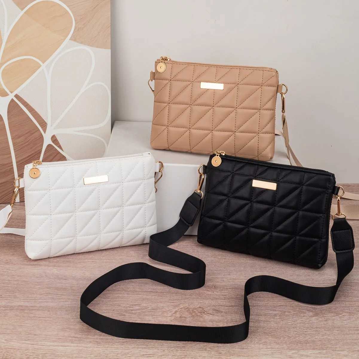 Small square handbag mini phone bag new style bag compact embroidery fashionable ladies coin purse triangleT251206