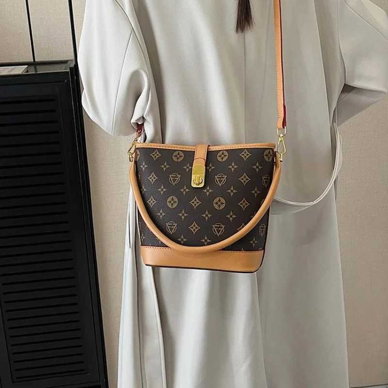 Luxury Womens Hand Bags Made Of Premium Leather Boasting Trendy Vintage Design And Paris LookT251205