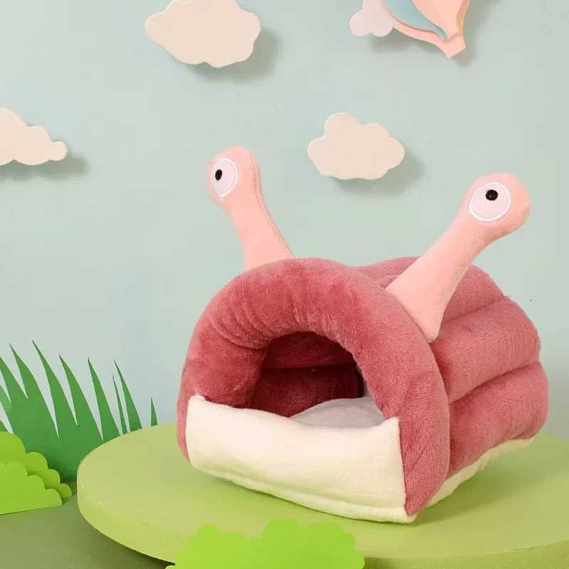 Thick and Plush Winter Hamster Nest Warm Cotton Nest Hamster Supplies Small Pets Furniture Accessories Fun and Cute Cartoon Nest M251206