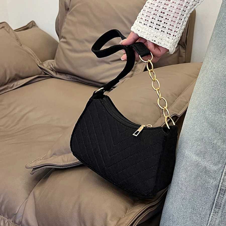 Trend Mini Shoulder Bags For Women Fashion Felt Womens Bag Design Advanced Underarm Handbags Beautiful Purses Crescent SaddleBaT251205