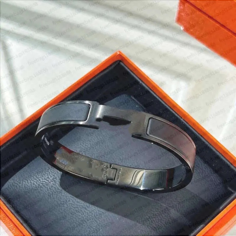Classic Bracelets Men Women Couple Designer Enamel Bracelet Mens Black Bangle Frosted Buckle Bangles 12Mm Wide Size 17/19/21 Jewlelry Cyd2501111f8 3
