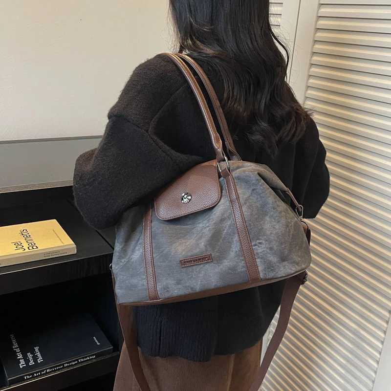 Large-Capacity Gradient Autumn and Winter Retro Tote Bag 2025 Versatile High-End Shoulder Bag Underarm Bag Crossbody Bag 1072QHXJ251206